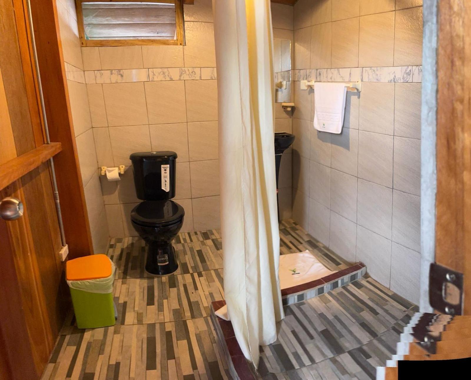 Hostal Vista Verde Mindo Bagian luar foto