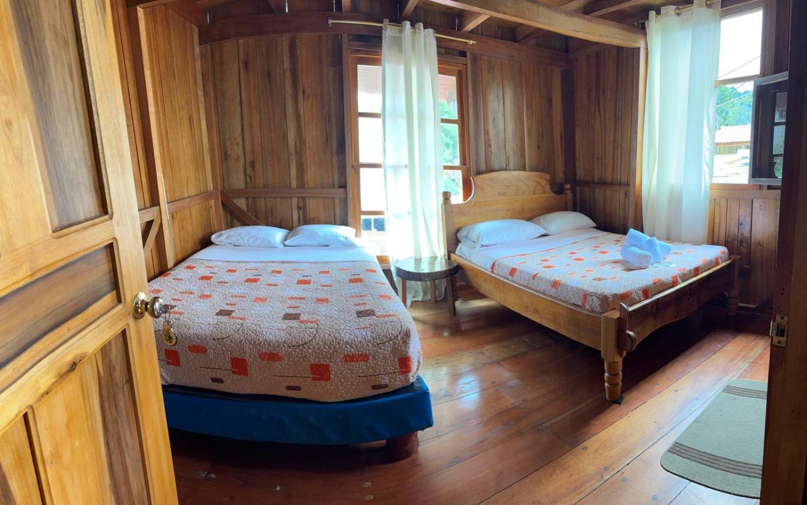 Hostal Vista Verde Mindo Bagian luar foto