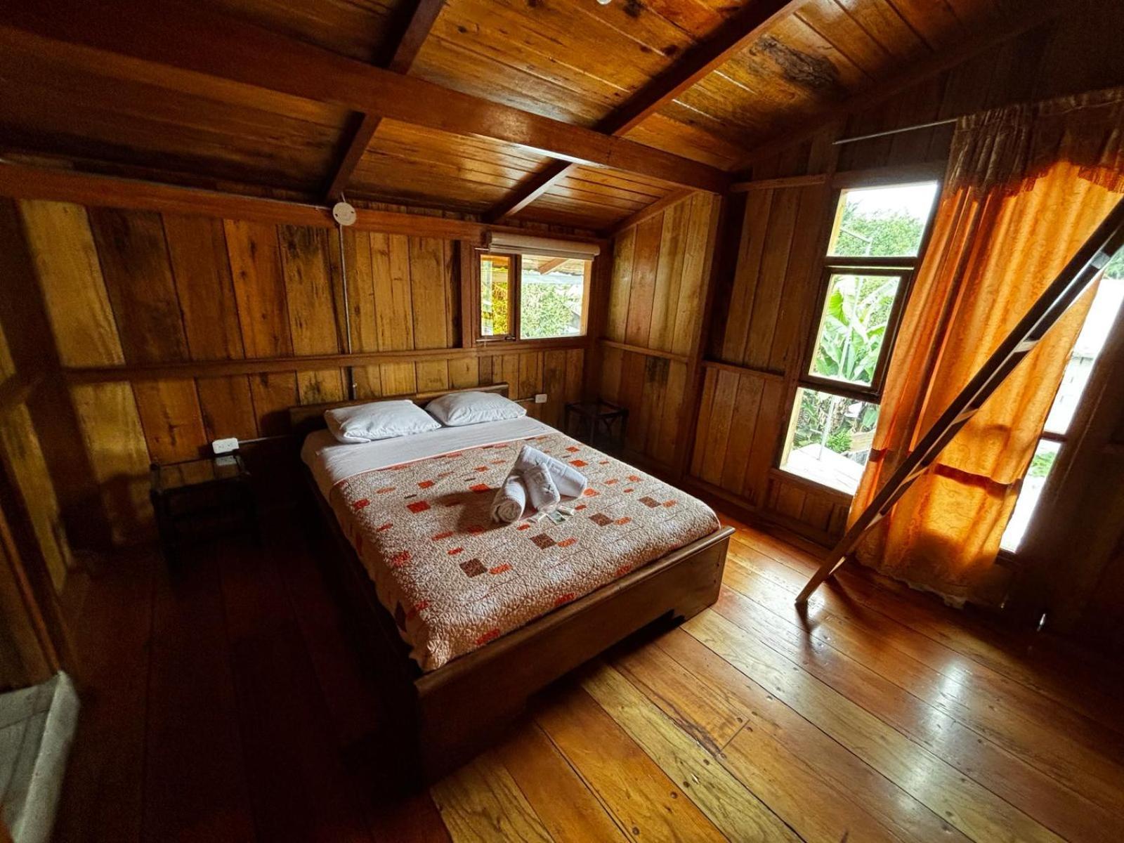 Hostal Vista Verde Mindo Bagian luar foto